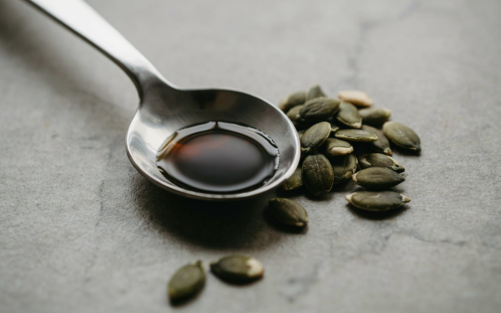 Dazu: Vitamine und Mineralstoffe im Kürbiskernöl