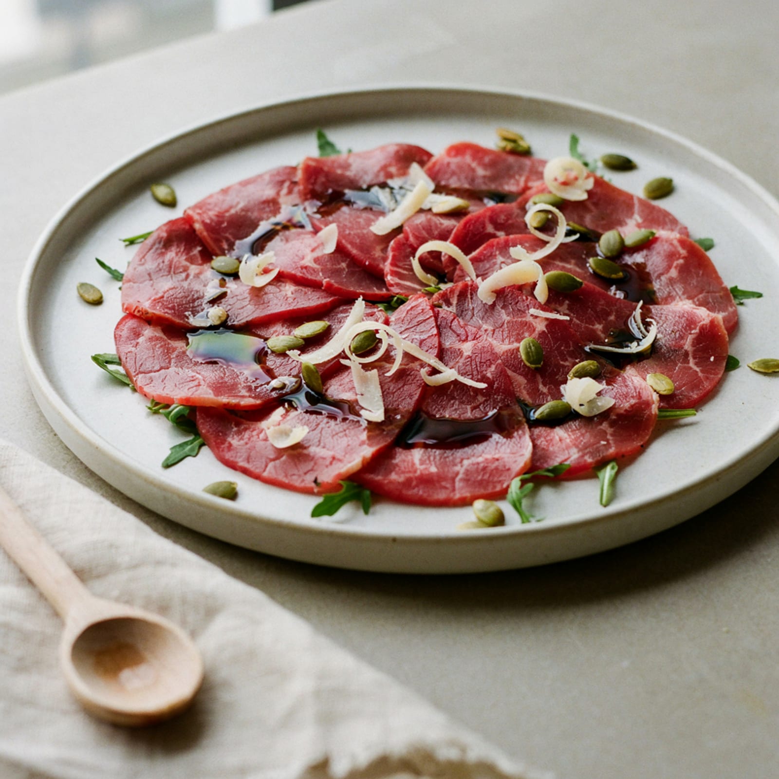 Rote-Rüben-Carpaccio mit Kürbiskernöl – Bild 2