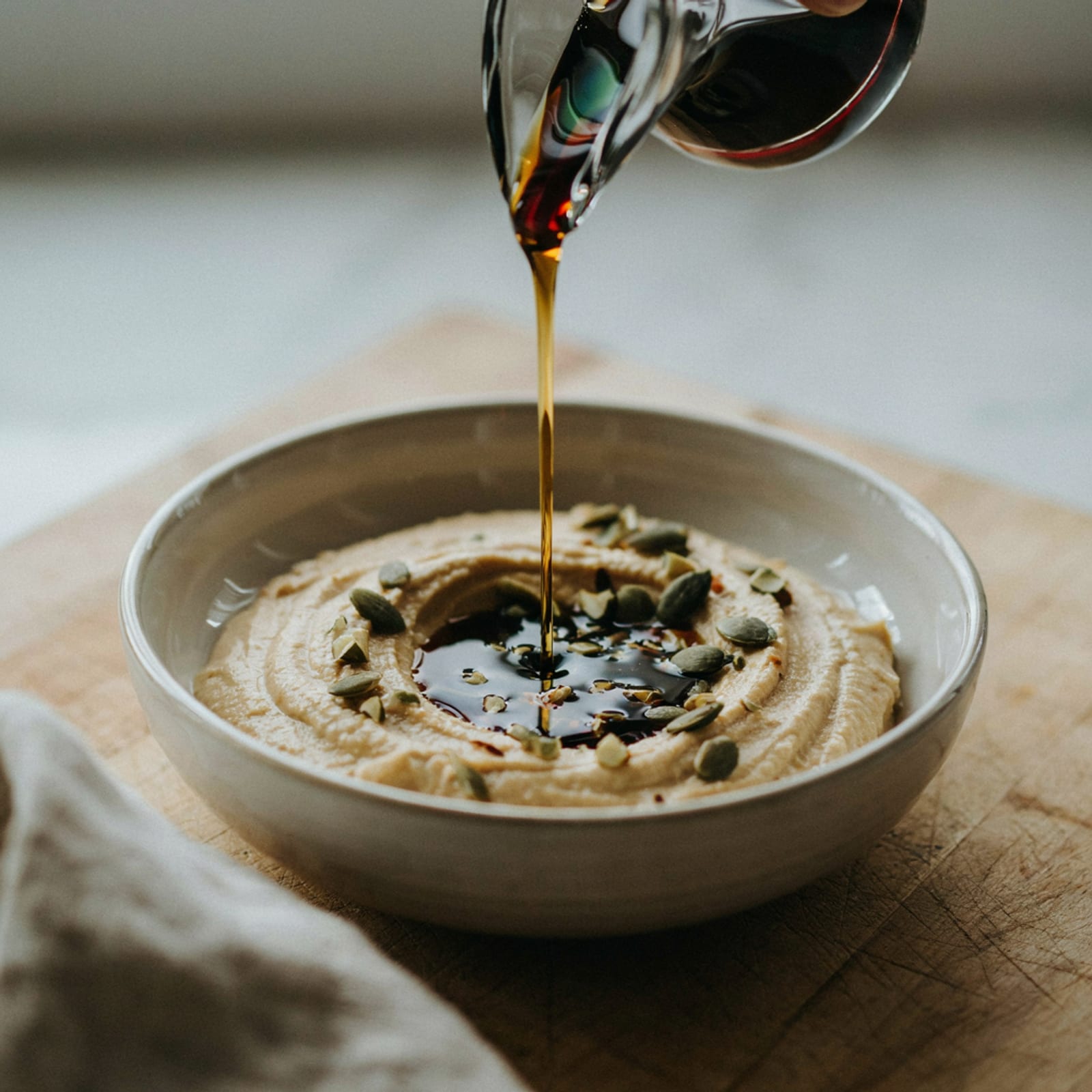 Hummus mit Kürbiskernöl – Bild 2