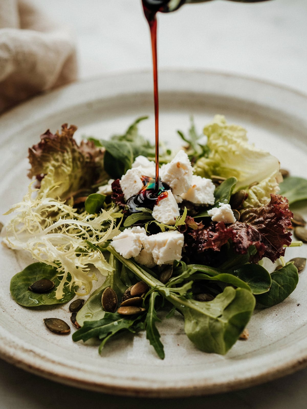 Ziegenkäse-Salat mit Kürbiskernöl
